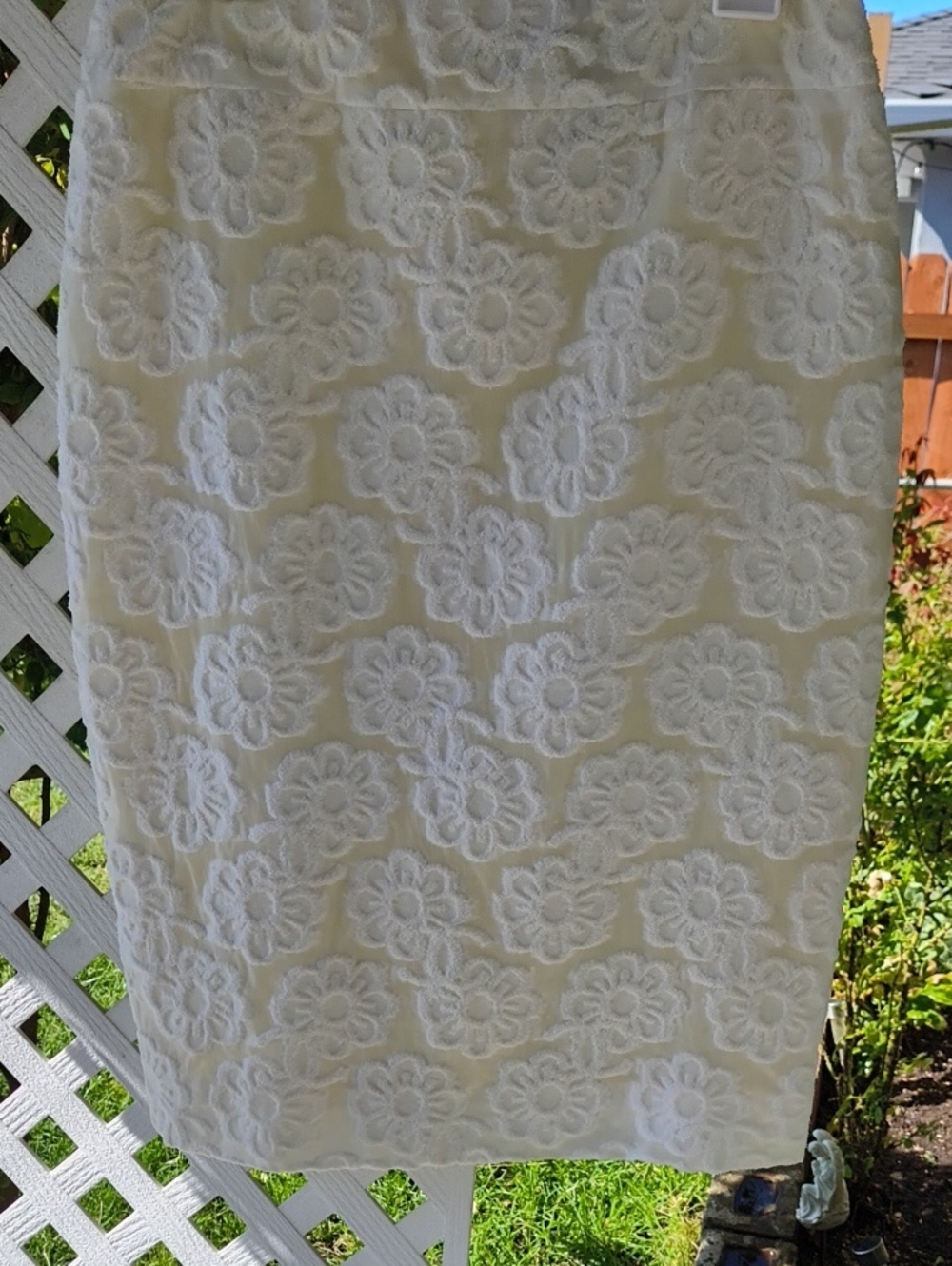 🌸CHANEL White Floral Lace Pencil Skirt🌸